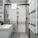 Premium With Free Parking & Balcony Mennica Apartment