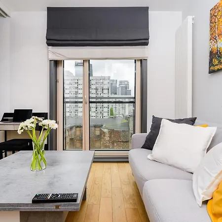 Premium With Free Parking & Balcony Mennica *