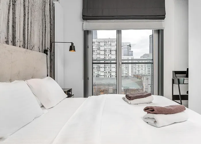 Premium With Free Parking & Balcony Mennica 公寓 华沙